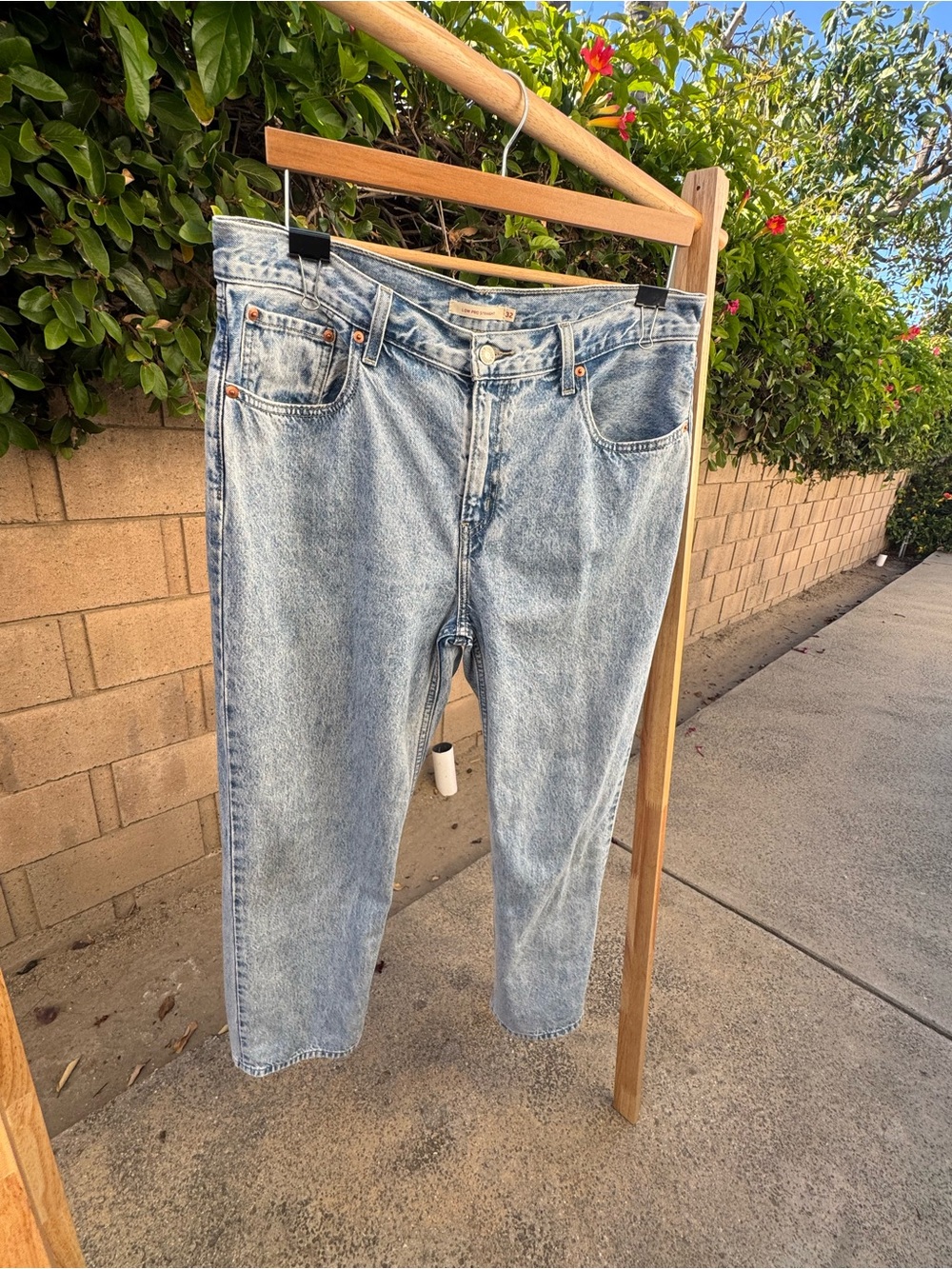 Levi's Light Blue Relaxed Fit Jeans